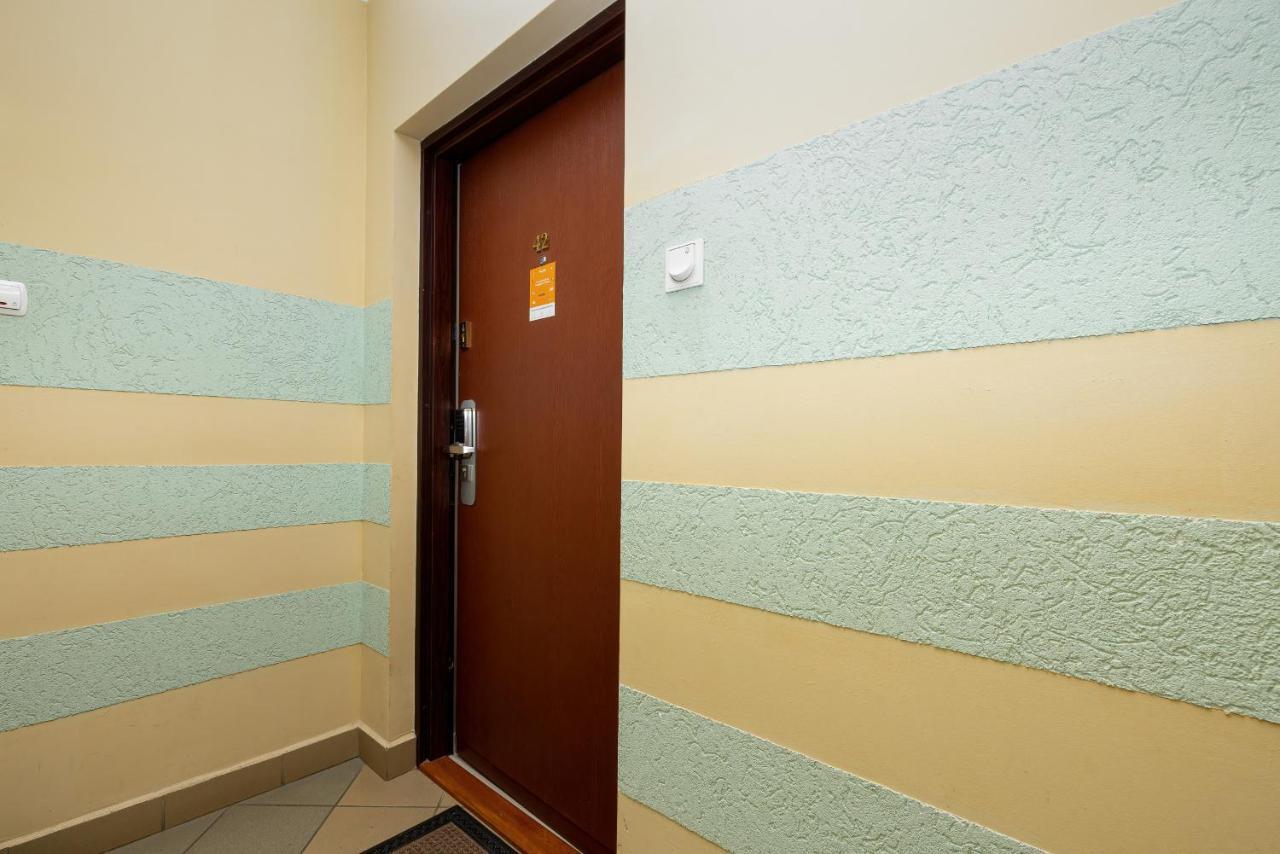 Przy Plazy Reymonta By Renters Apartment